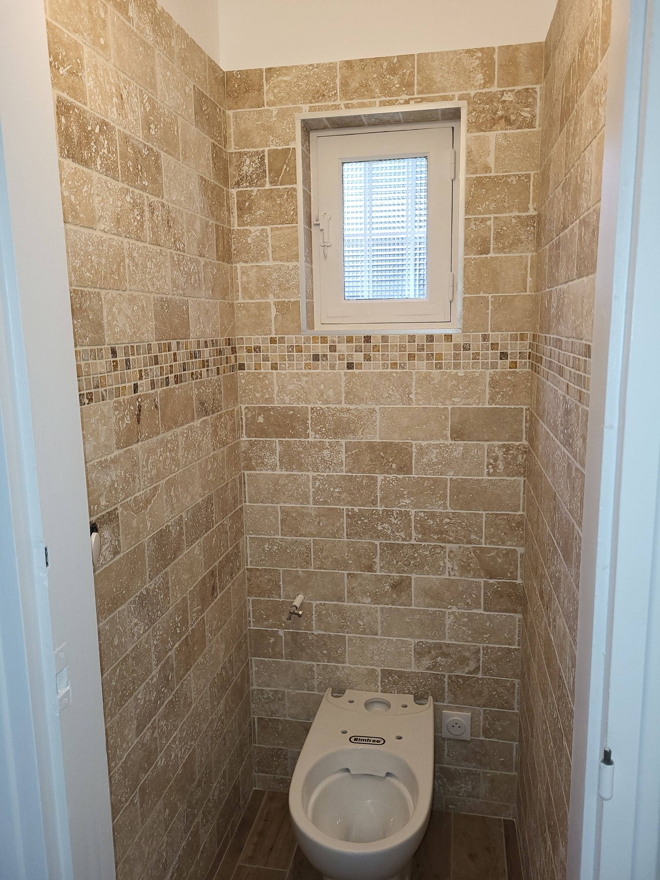 Propose services pour travaux : enduit et peinture
