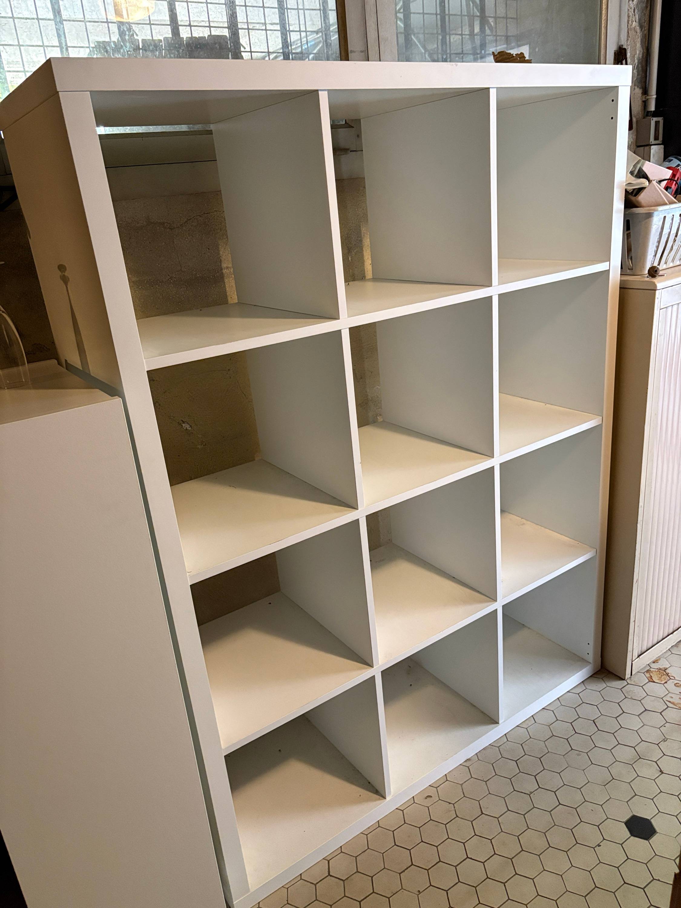 Étagère IKEA BILLY, très bon état général