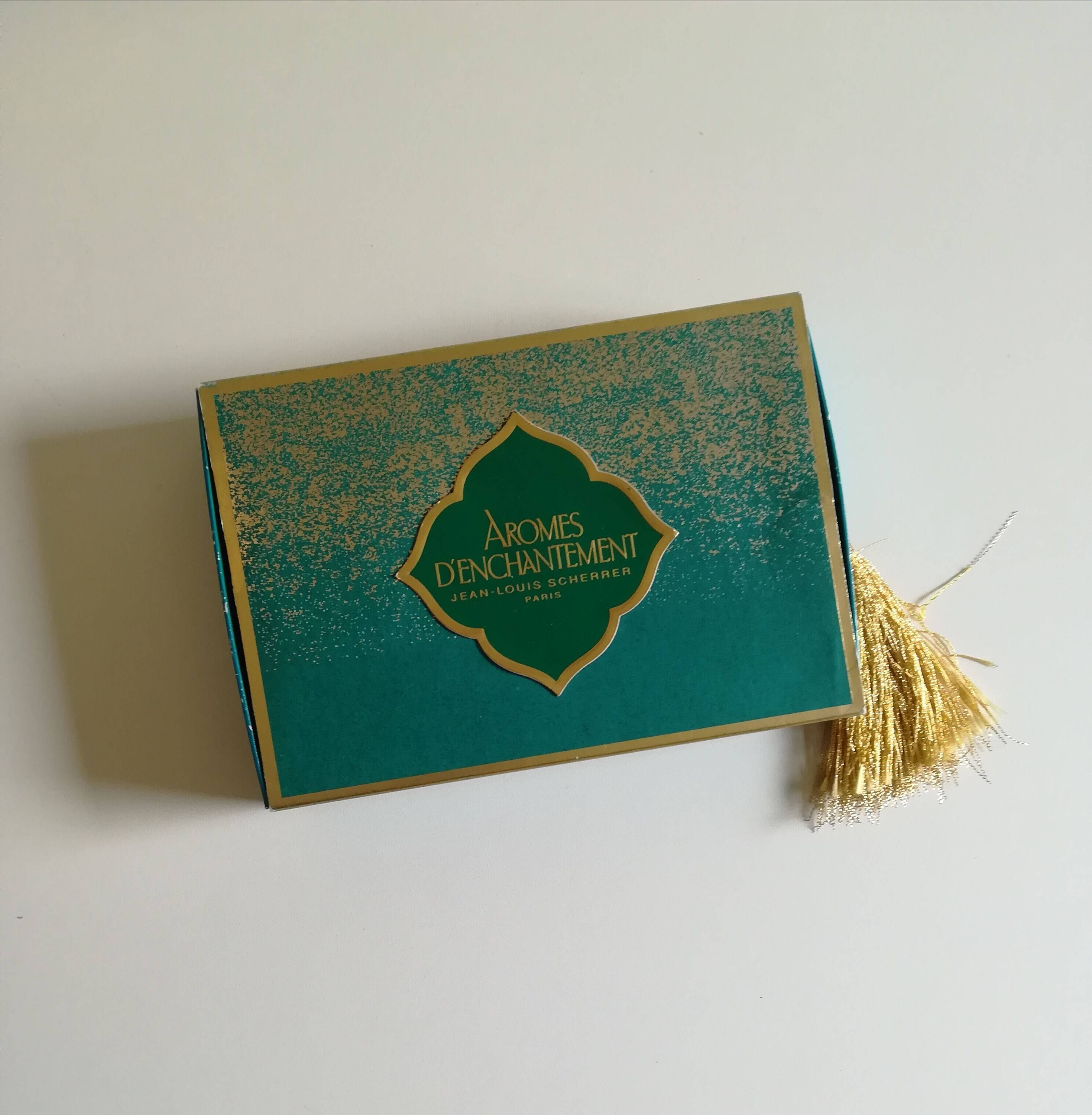 Vends coffret de 3 miniatures Jean-Louis Scherrer, état neuf