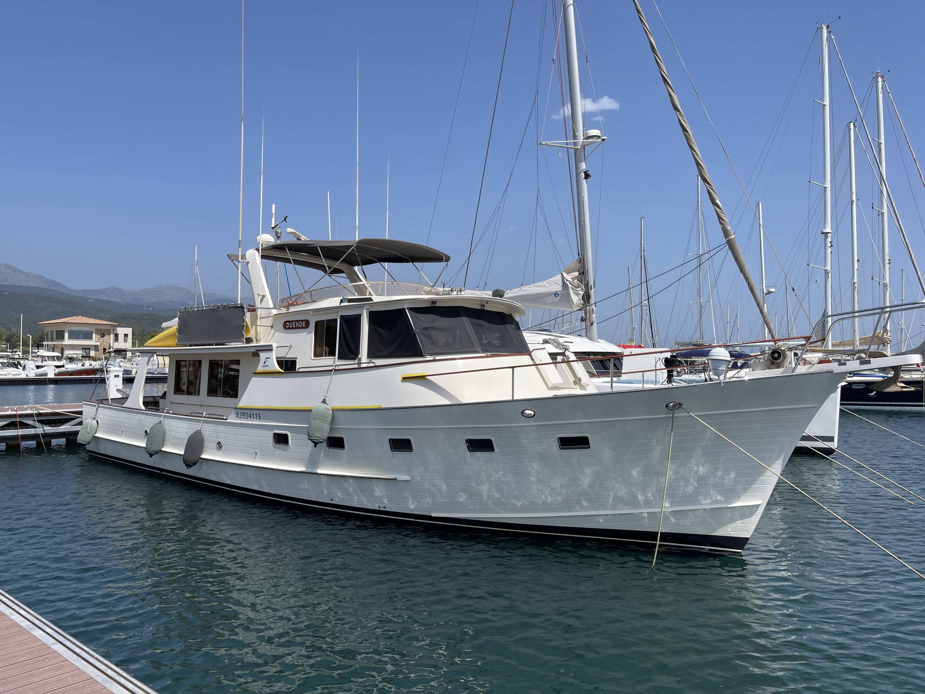 Fleming 55 # 75. 1998 . Trawler rapide, très bien entretenu