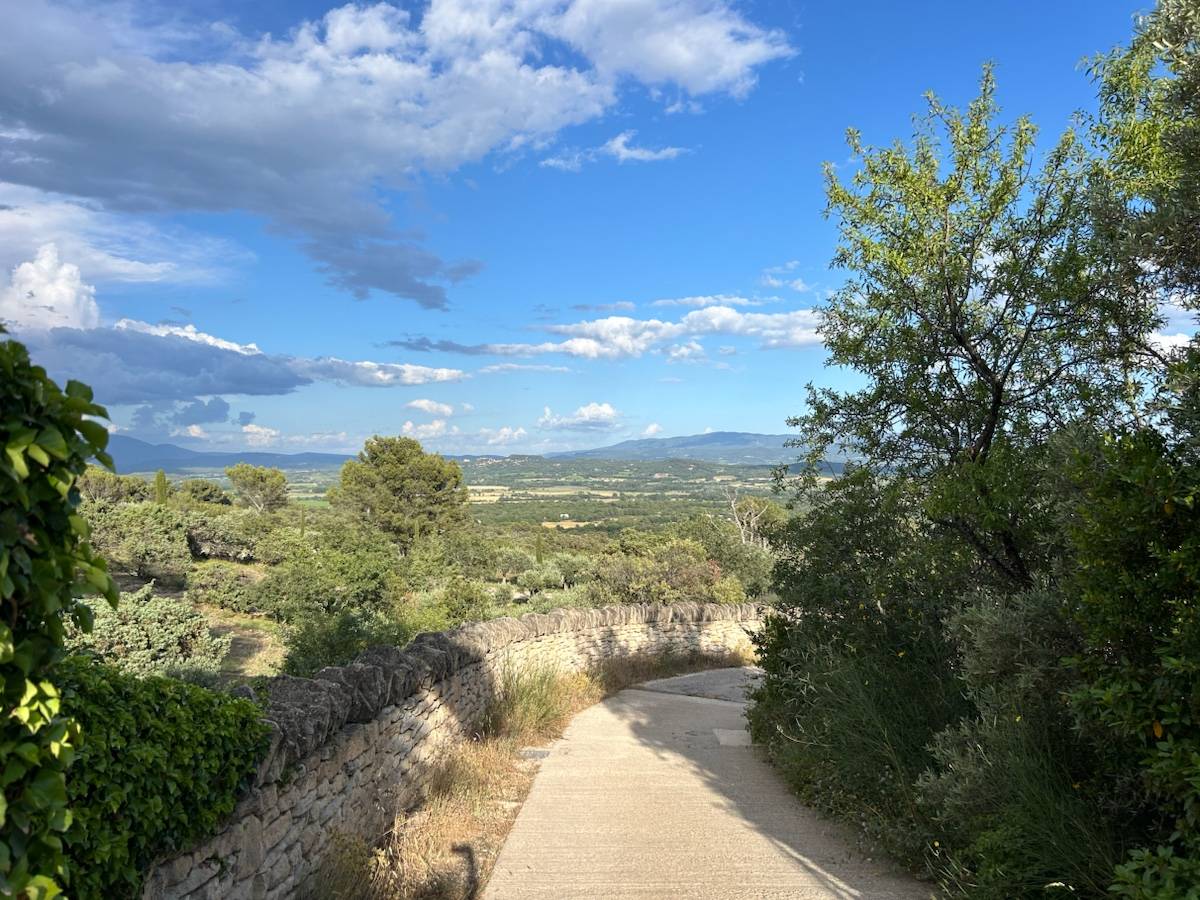 Loue villa dans grand domaine privé - 10 couchages climatisés - Gordes (84)