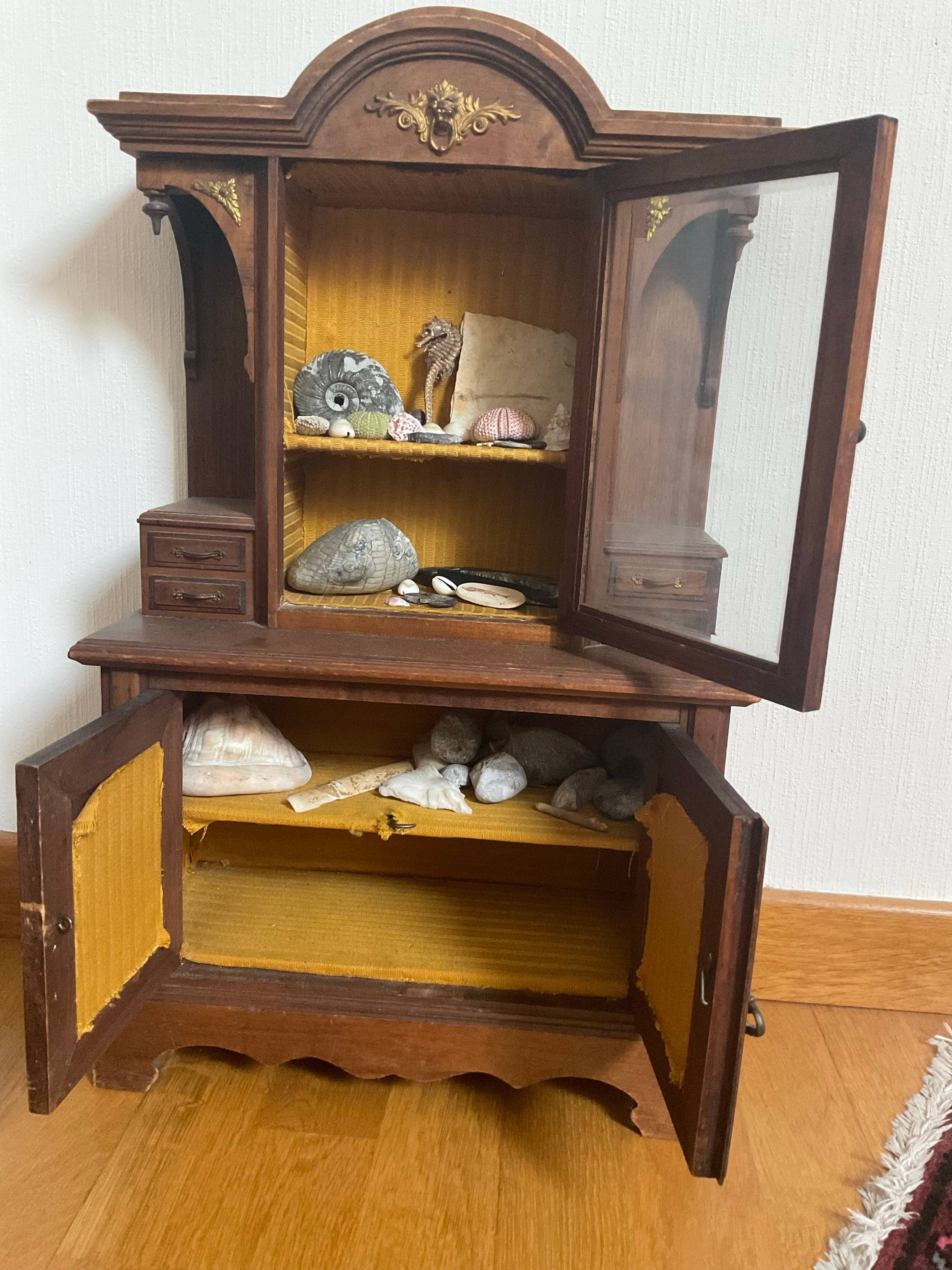 Vends mini armoire ancienne