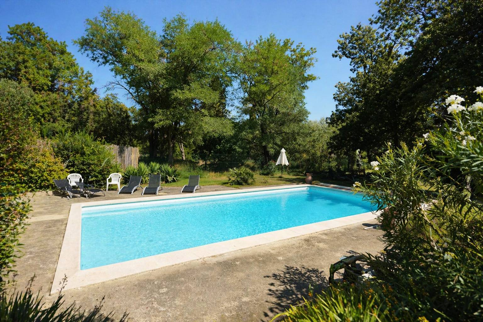 Loue maison provençale avec piscine - 6 couchages