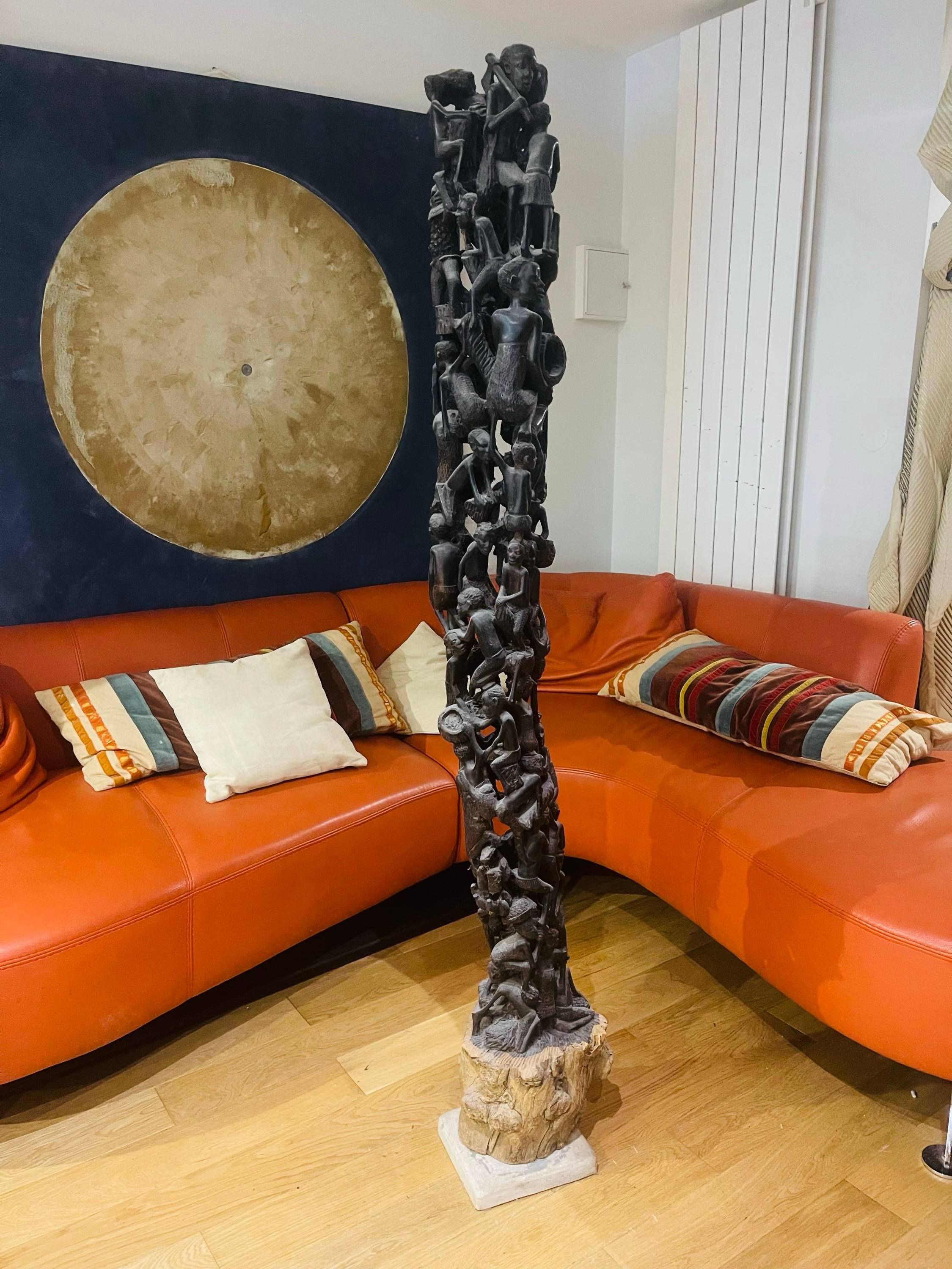 Vends sculpture "Ujamaa" en bois massif, figures humaines empilées