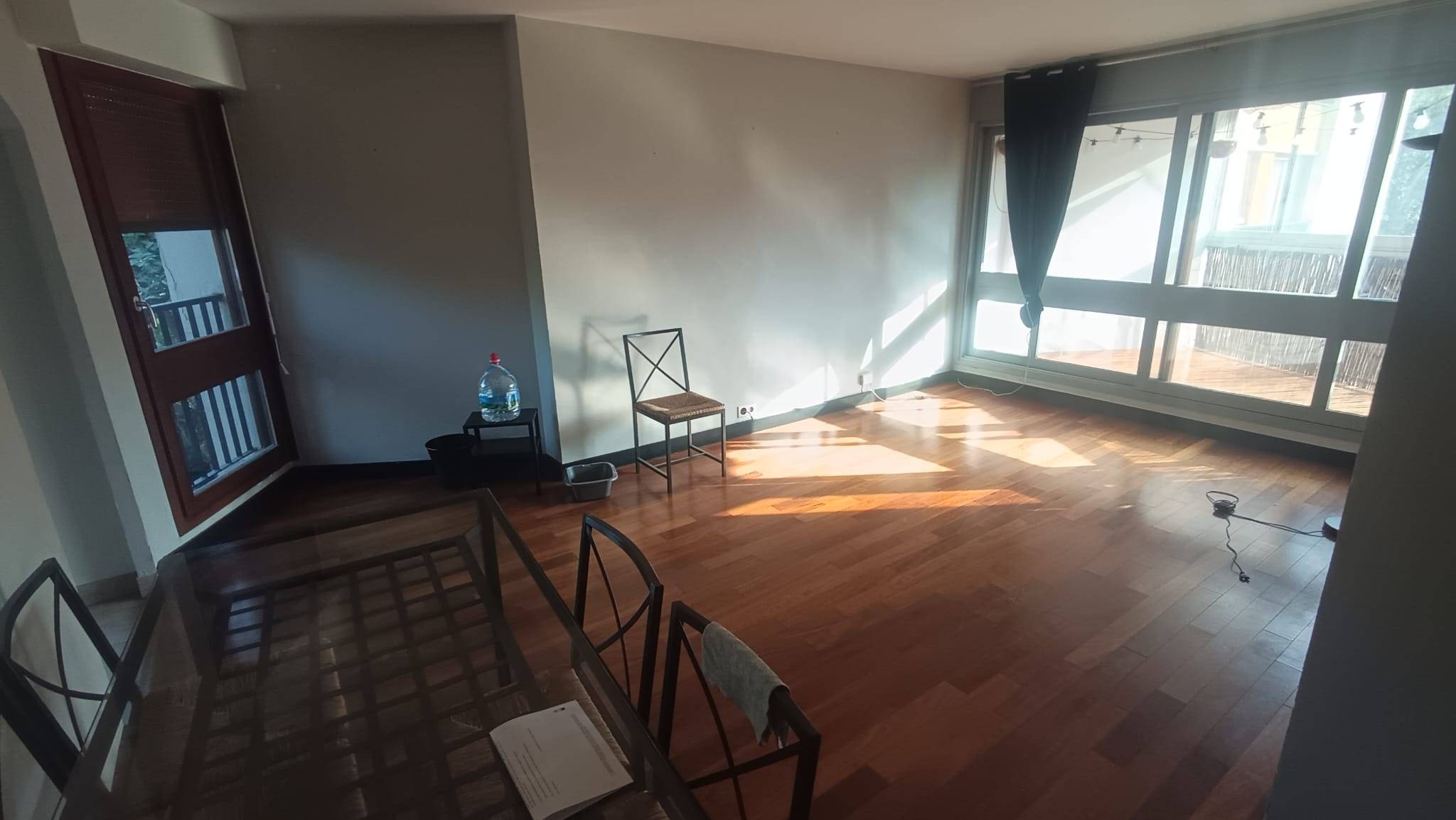 Loue appartement - 57m² avec Loggia, cave et parking privé - Le Chesnay-Rocquencourt