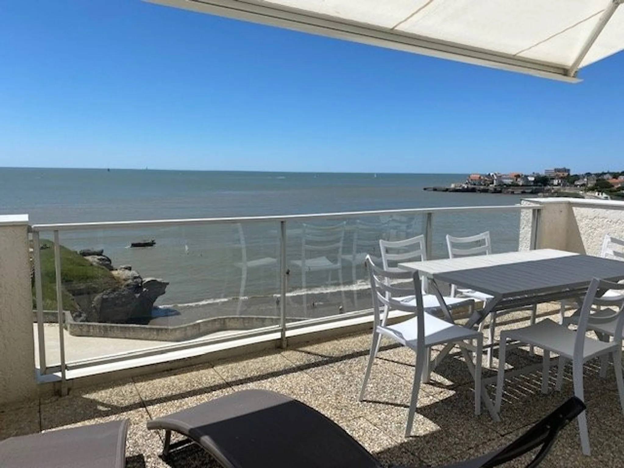 Loue appartement sur la plage face mer Fort du Chay à Royan - 6 couchages