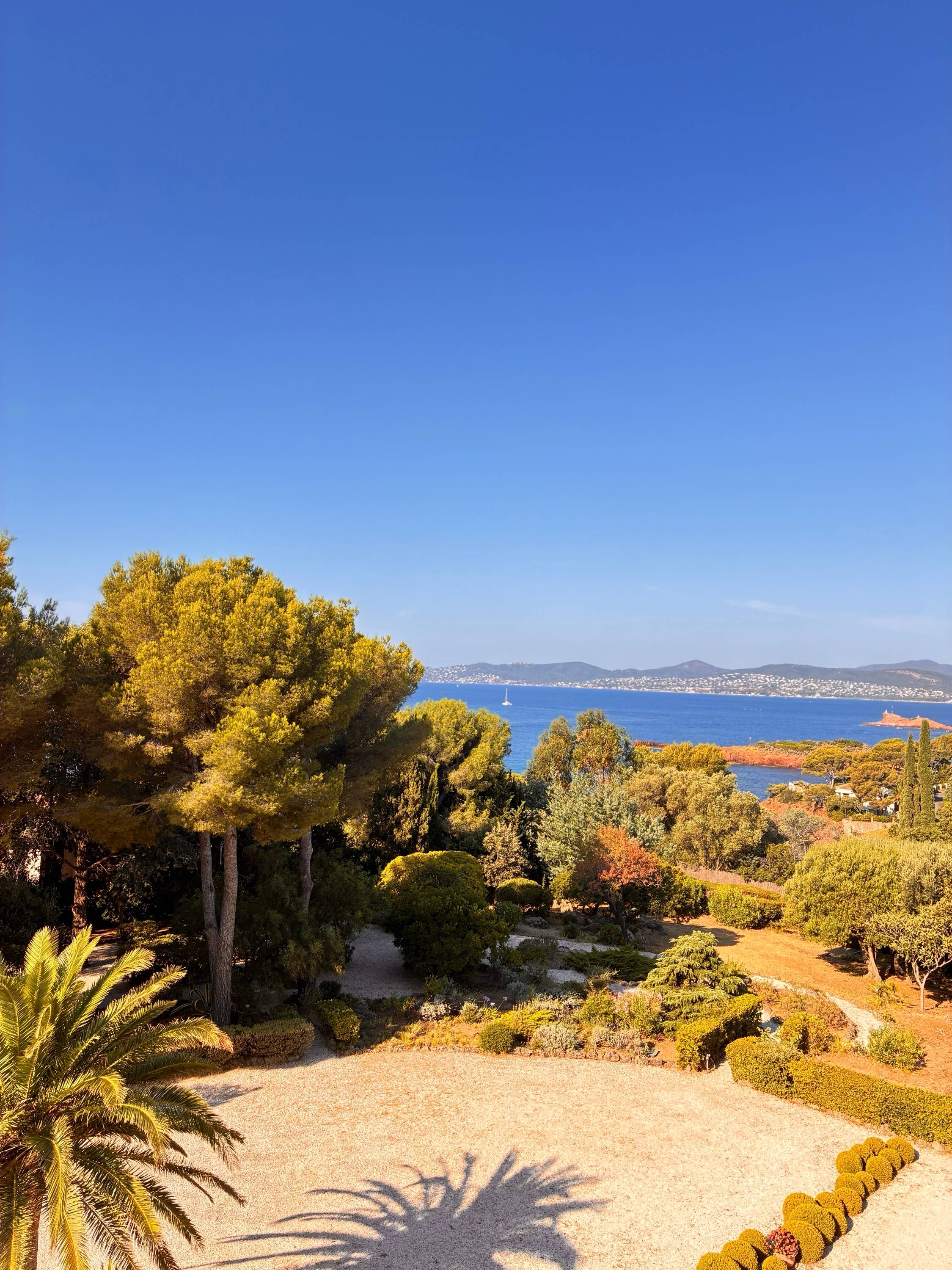 Loue appartement Santa Lucia à Saint-Raphaël, vue mer exceptionnelle - 4 couchages