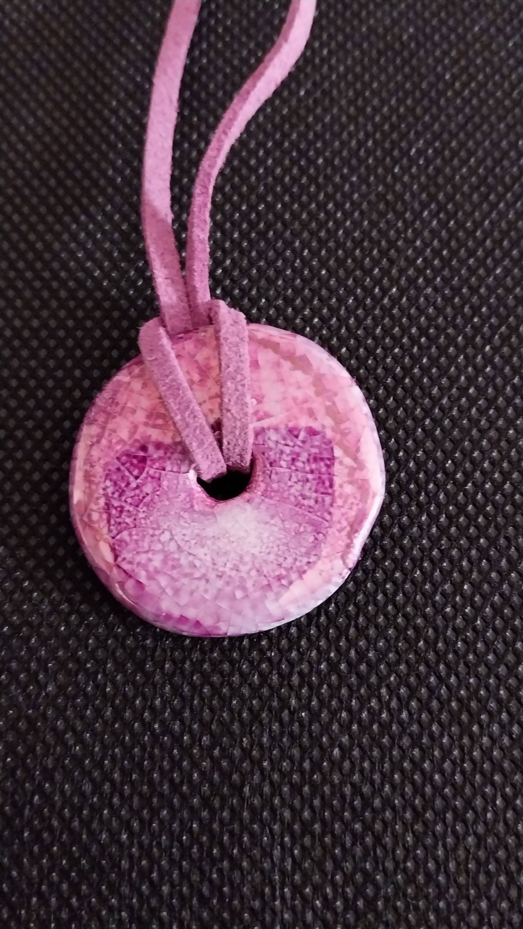 Vends un collier mauve