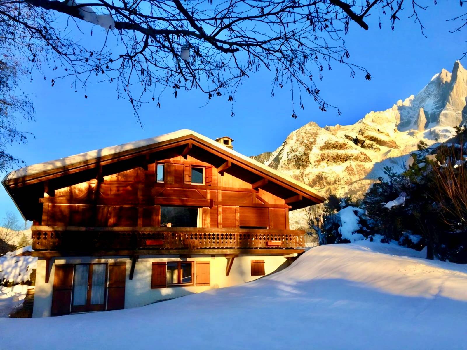 Loue chalet 12 couchages, 6 chambres, Chamonix-Mont Blanc (74), vue superbe Mont Blanc