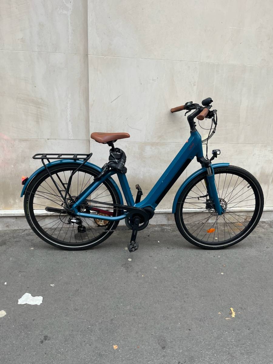 Vends vélo électrique O2Feel ISwan 5 Pneu anticrevaison + Chaîne Iven 110 + casque Hyban 2.0