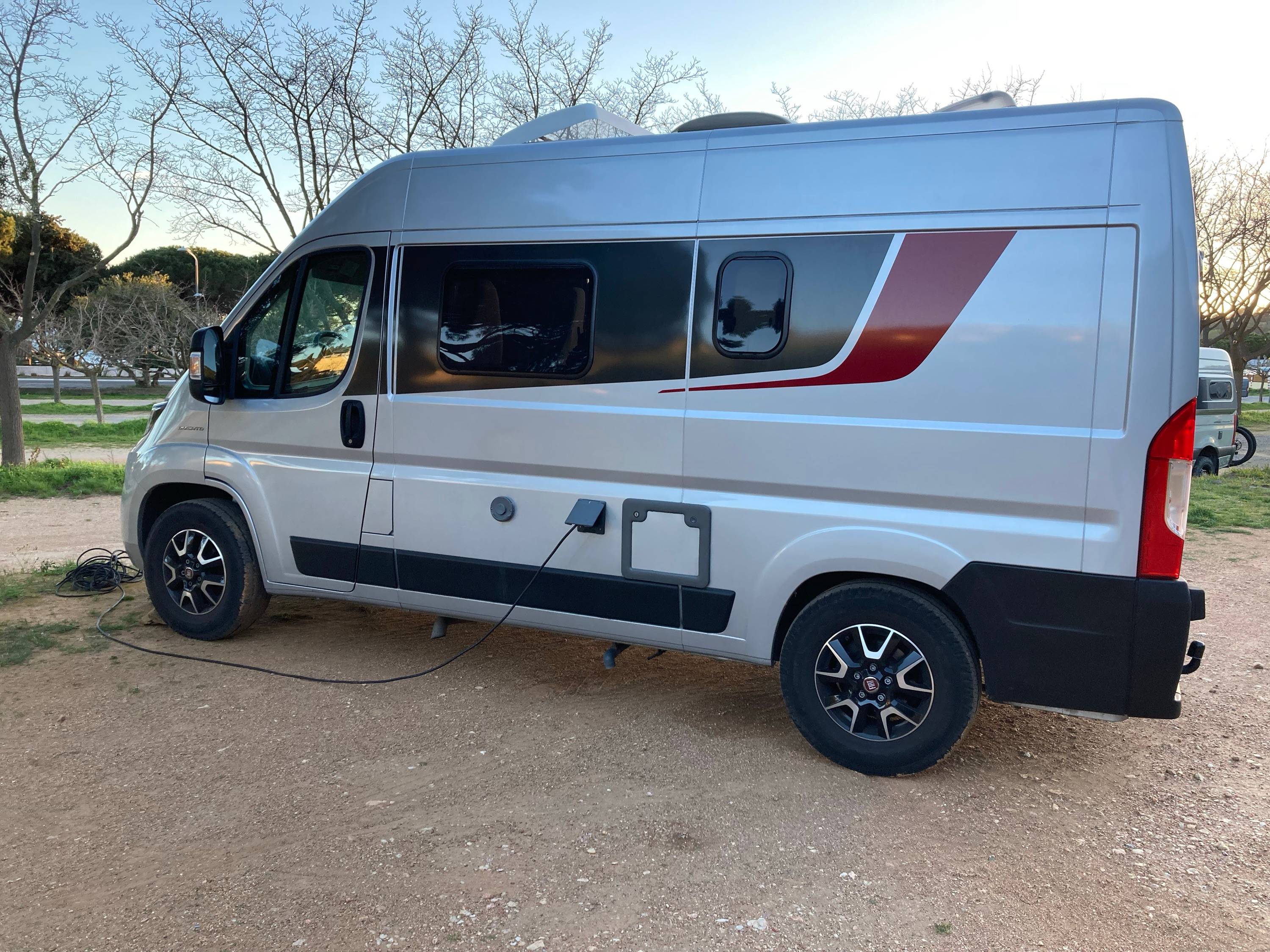 Vends fourgon aménagé camping car Burstner Citycar C540