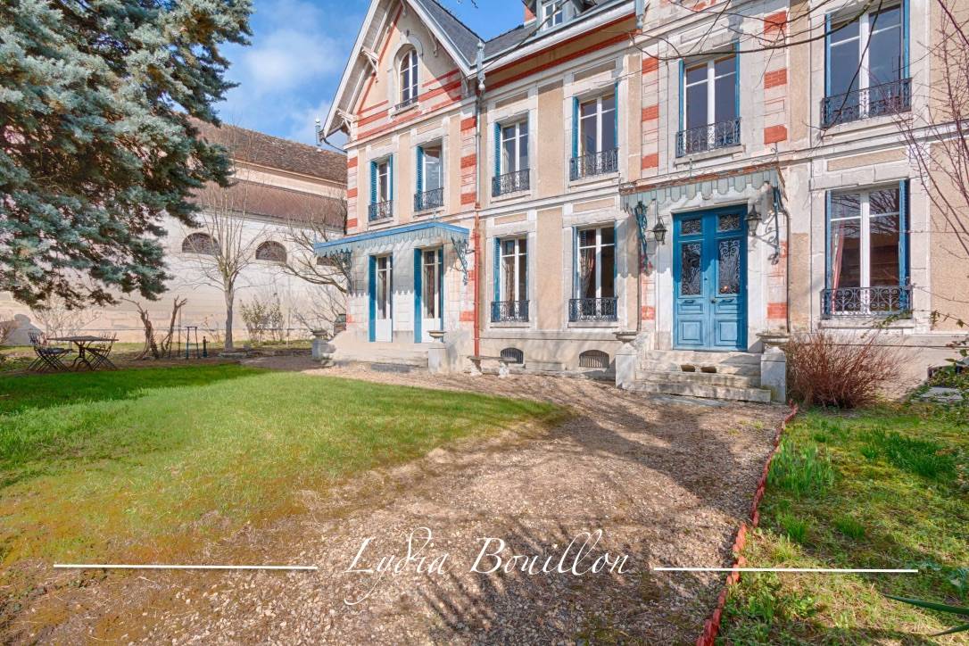 Vends Seine et Marne, Villa Napoléon III et maison de gardien, 14 pièces, 10 chambres - 385m², Meaux (77)