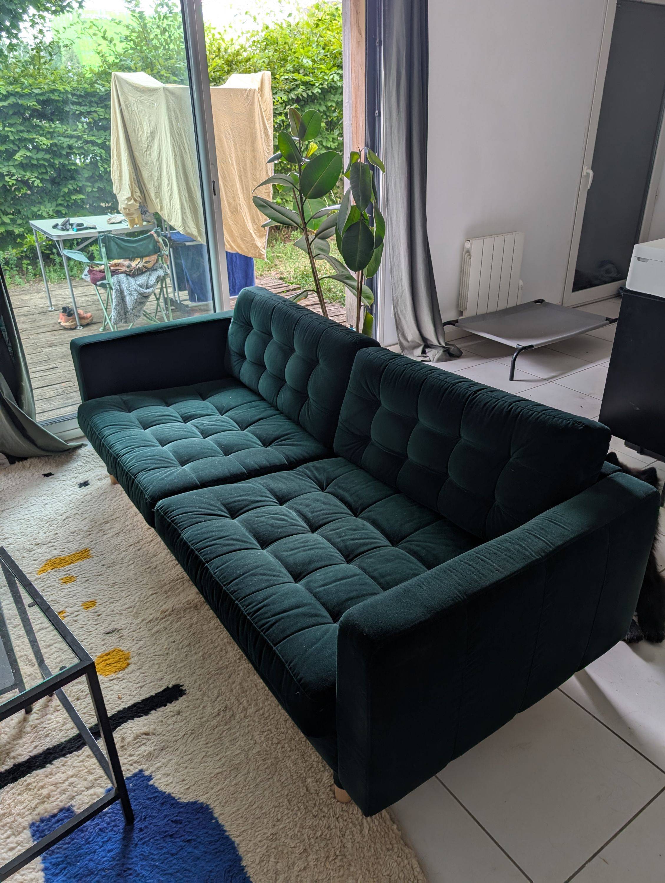Vends canapé 3 places vert velours