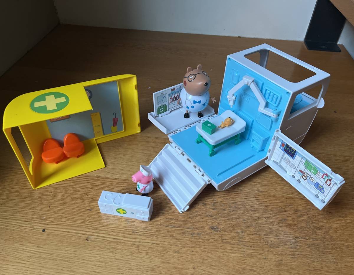 Vends centre médical mobile Peppa Pig