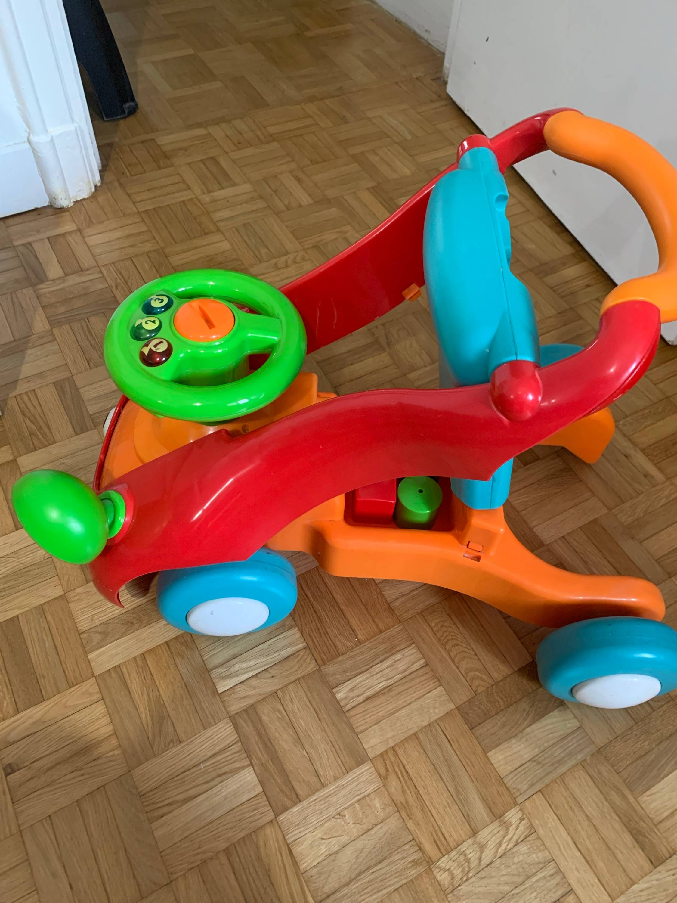 Vends camion trotteur 3 en 1 Oxybul