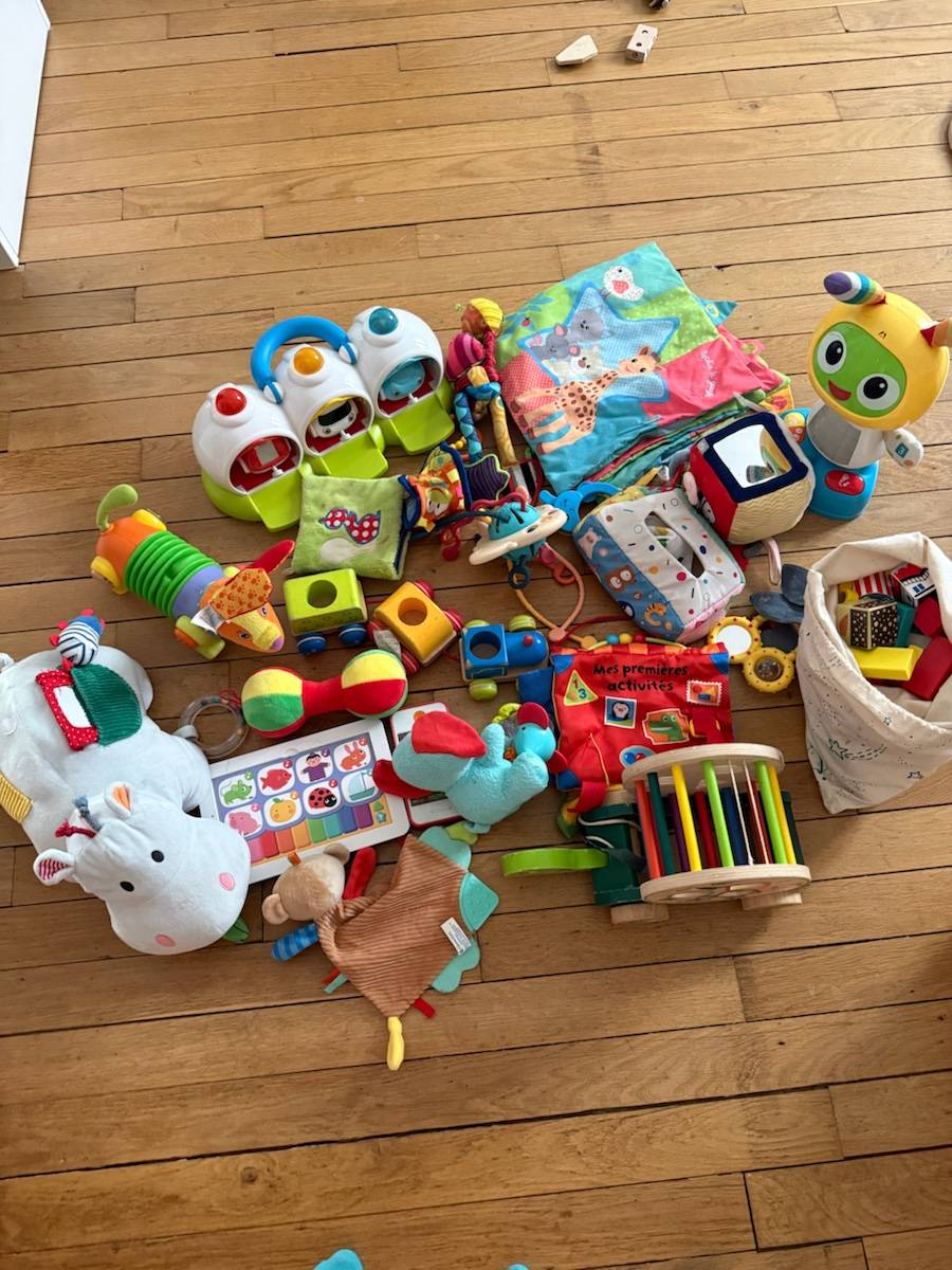 Vends jouets bébé puériculture