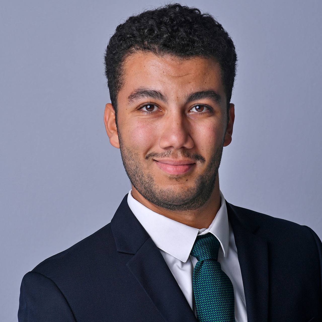 Etudiant à HEC et diplômé d’ENSTA Paris donne des cours de mathématiques / physique-chimie / informatique