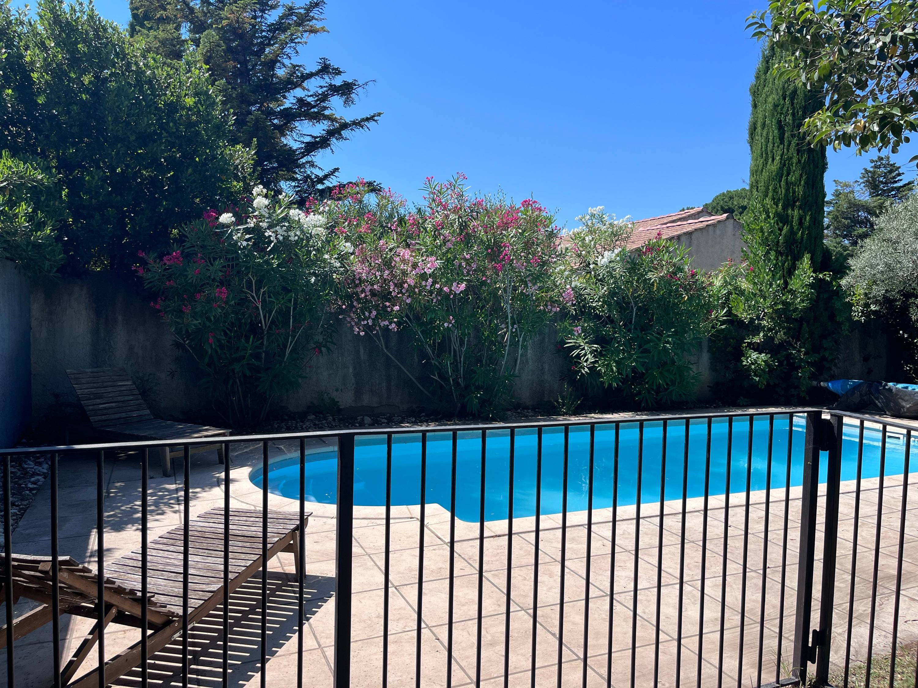 Loue maison avec piscine, à 3 km d’Avignon, 8 personnes