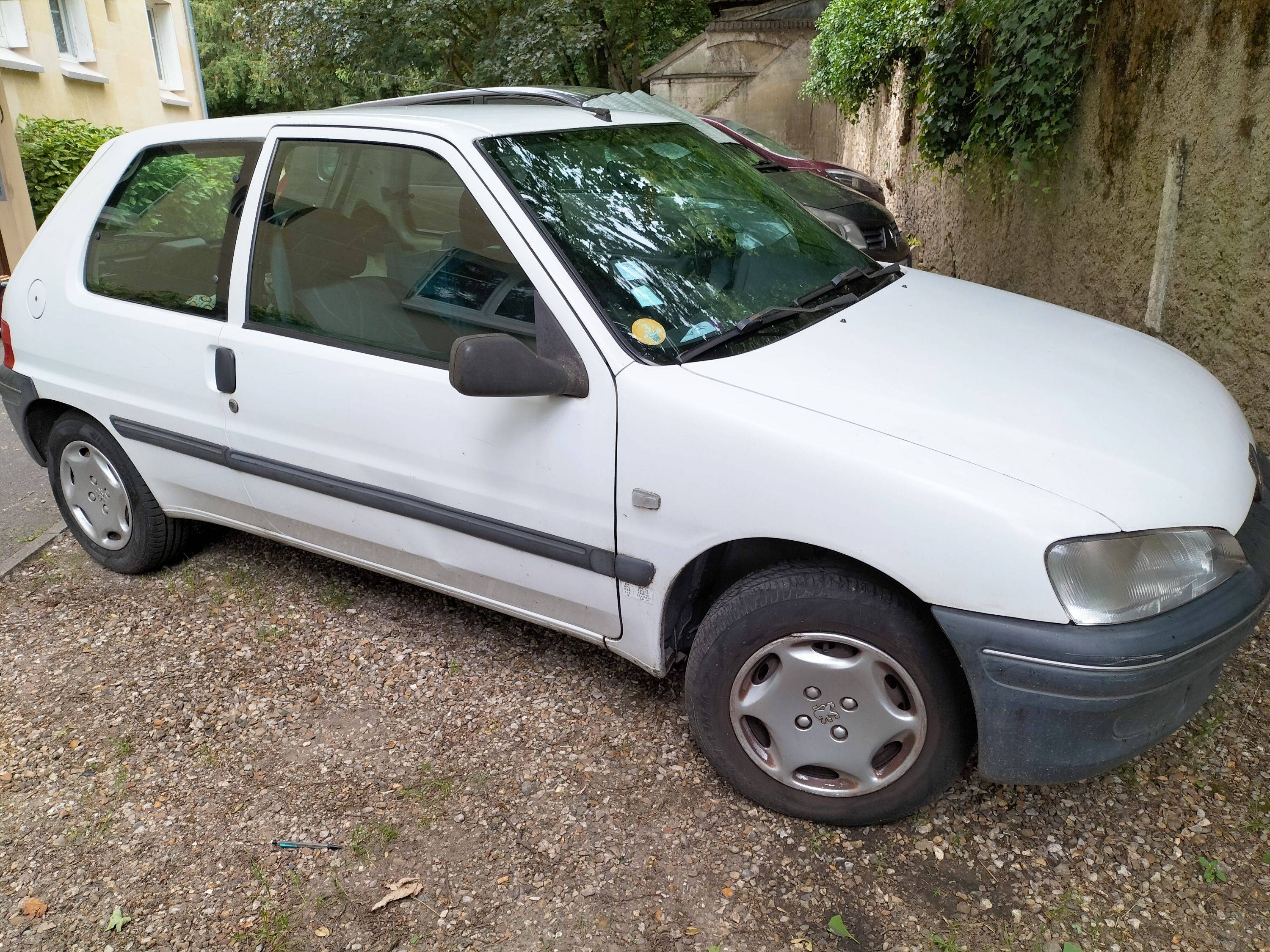Vends Peugeot 106