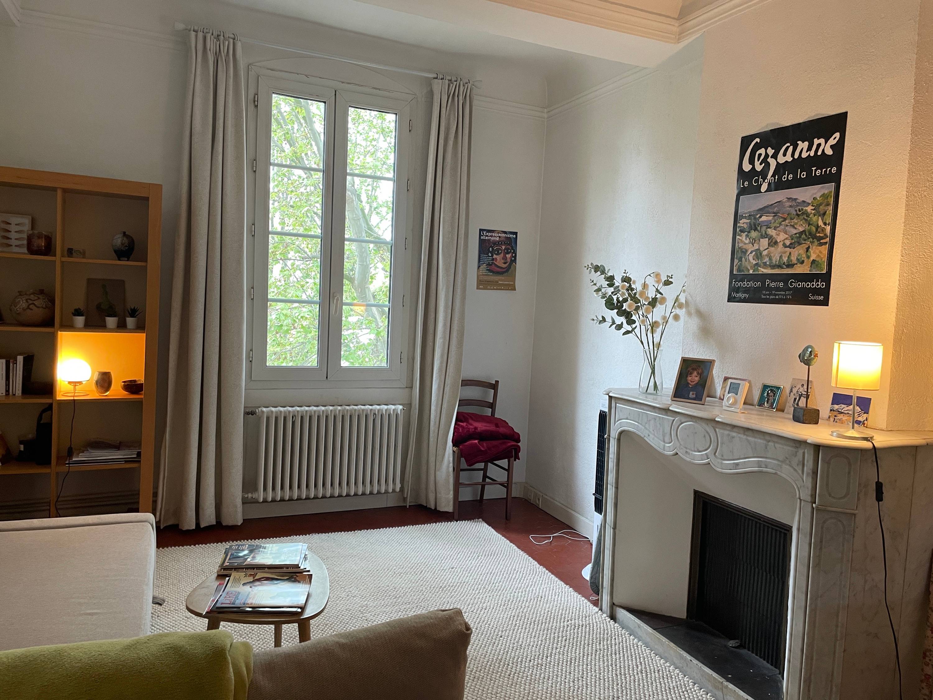 Loue appartement meublé T2 lumineux de 45m², centre-ville d’Aix-en-Provence (13)