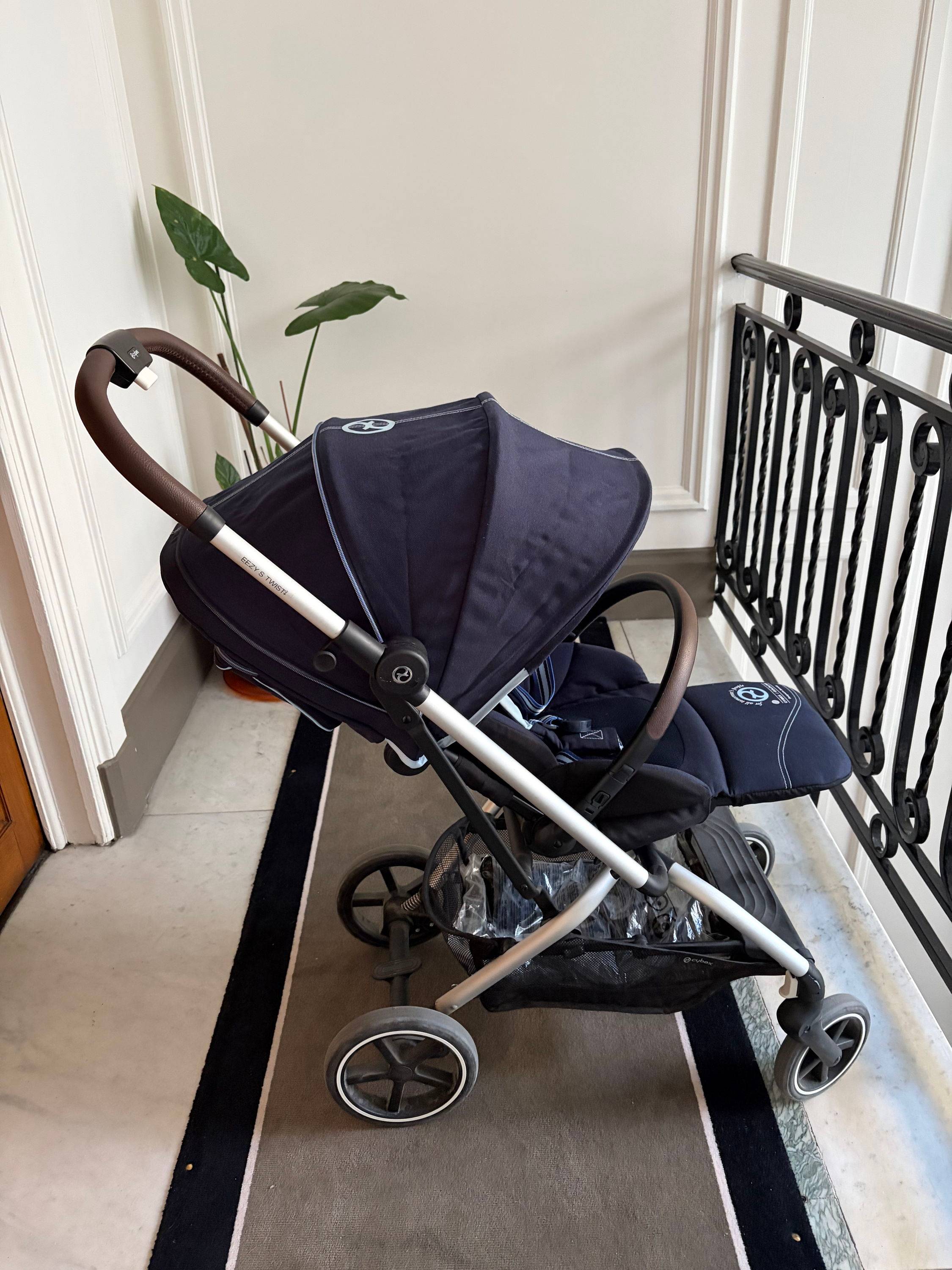 Vends poussette Cybex Easy Twist - état neuf