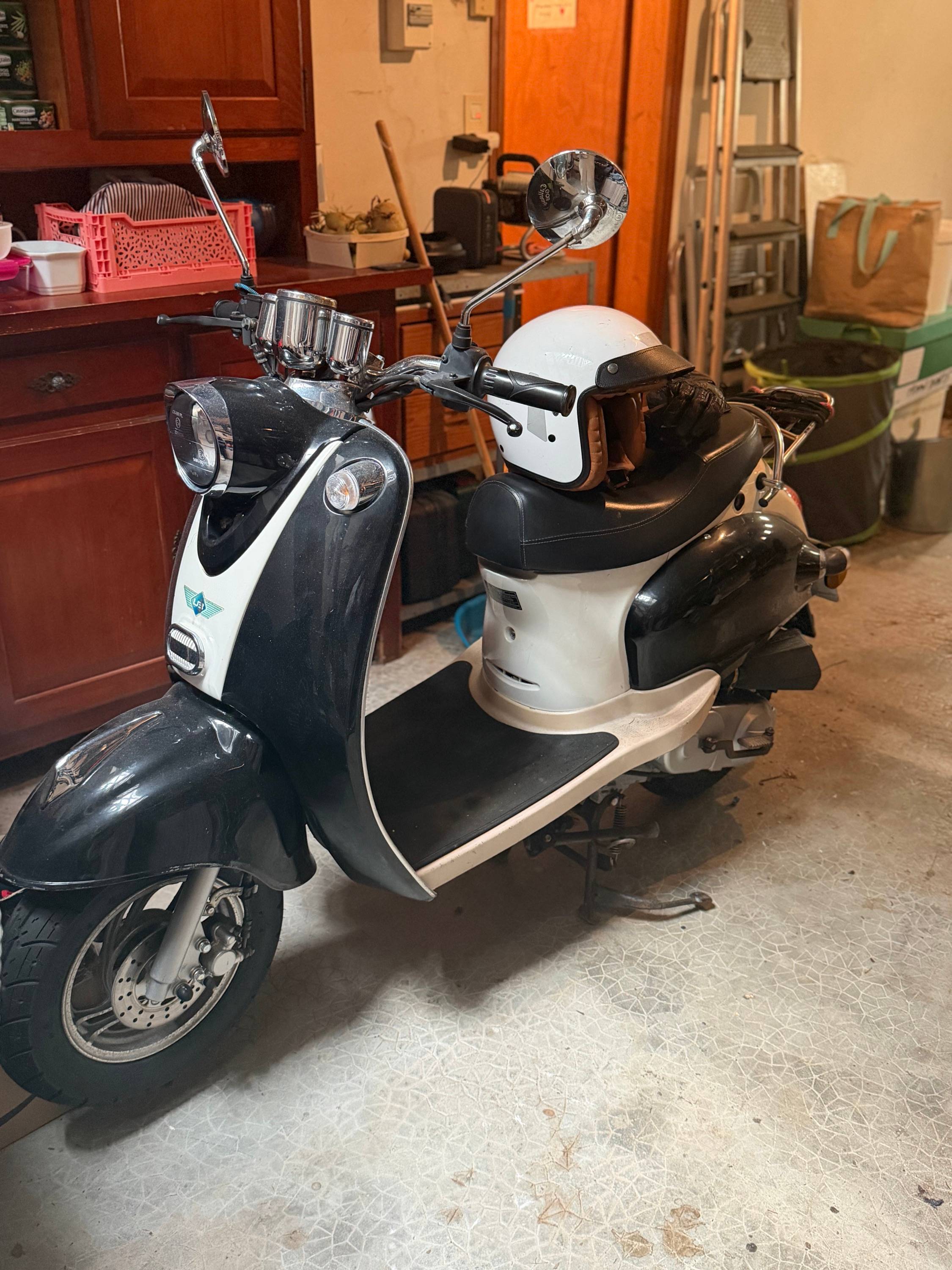 Vends scooter 50cc rétro, 2022, 25532km