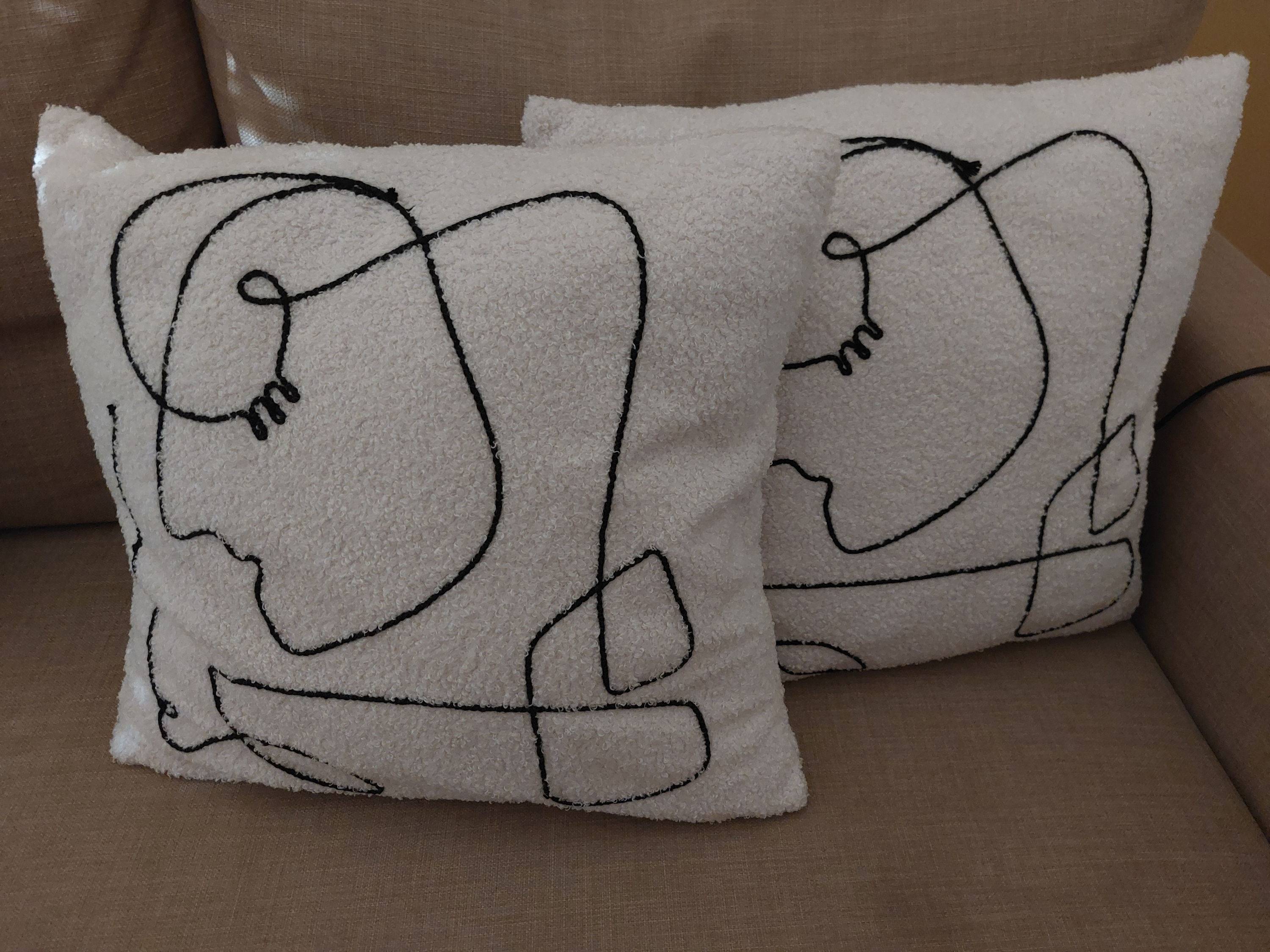 Vends 2 coussins Ikea neufs