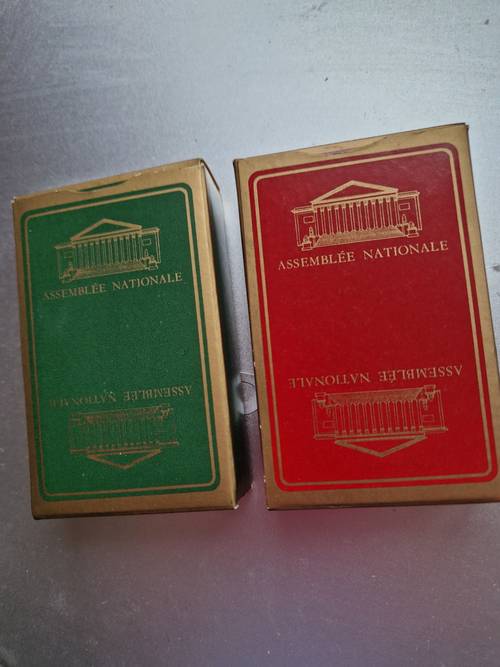 Vends coffret carton de 2 jeux de 54 cartes Assemblée Nationale