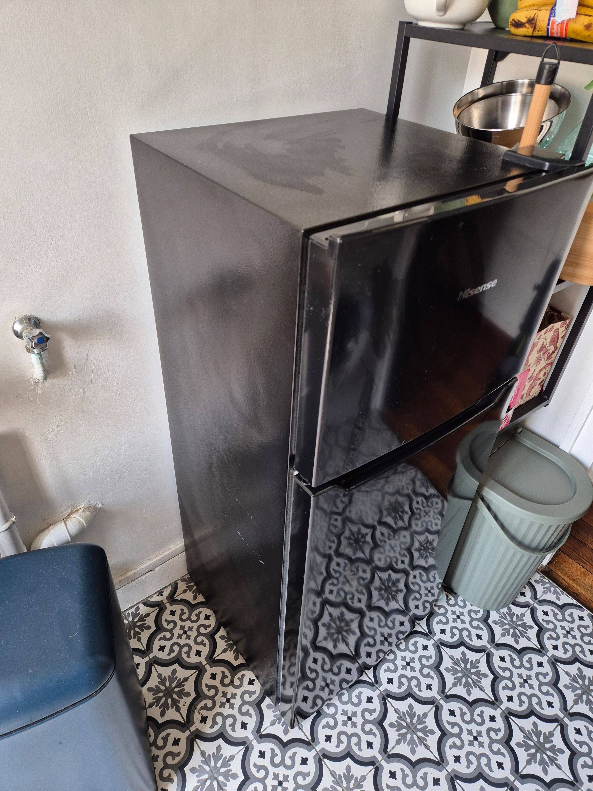 Réfrigérateur congélateur 121 L 2 portes