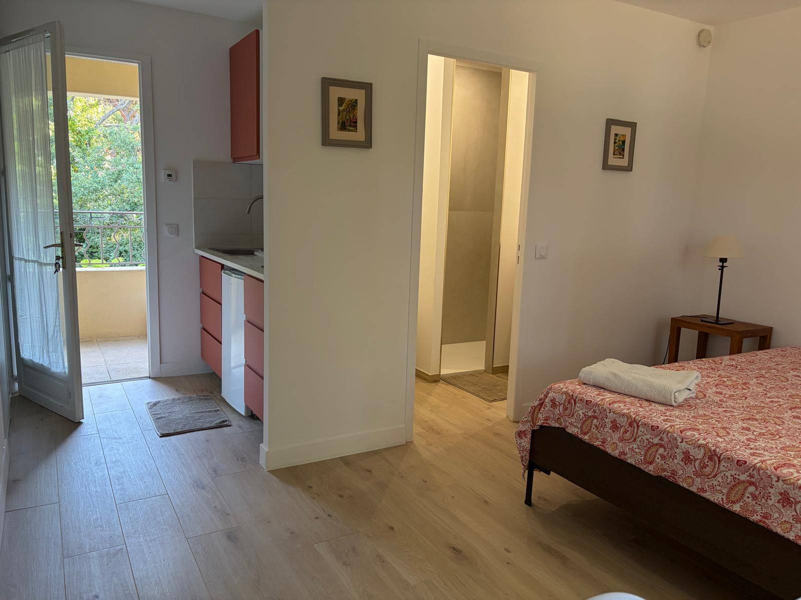 Loue Studio indépendant dans propriété familiale, 20m², Aix en Provence - Luynes