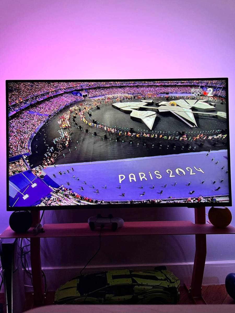 TV Philips 43″ 4K UHD Ambilight Smart TV