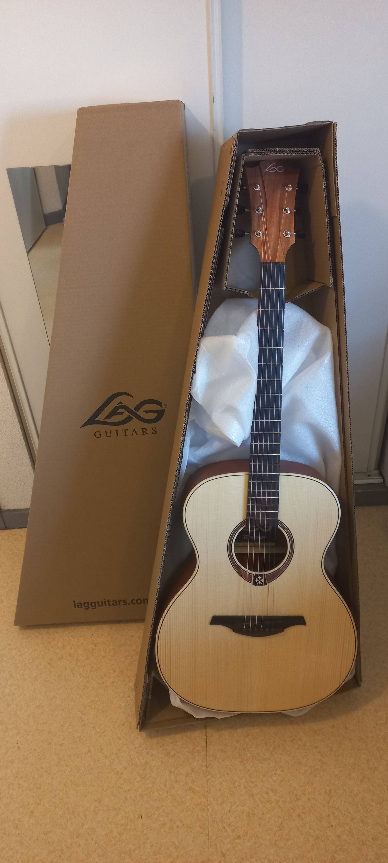 Vends Guitare Lâg T70A Tramontane neuve