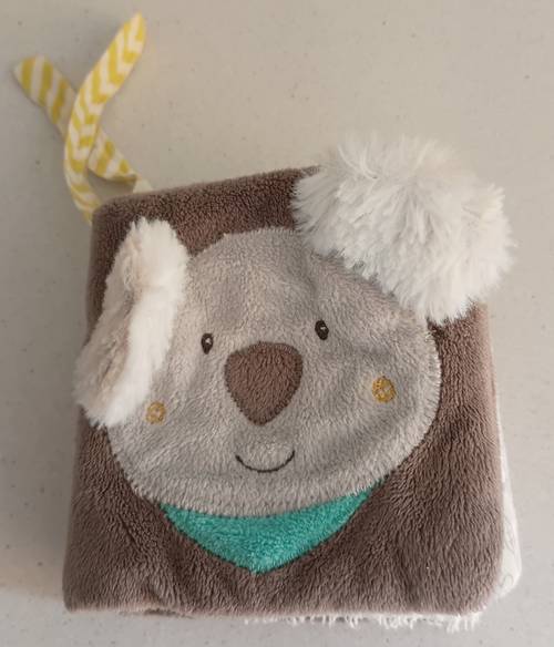 petit livre en tissus pour bébé