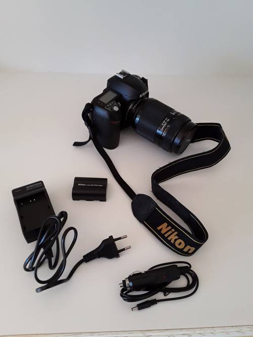 Vends Nikon D70 en très bon état + accessoires