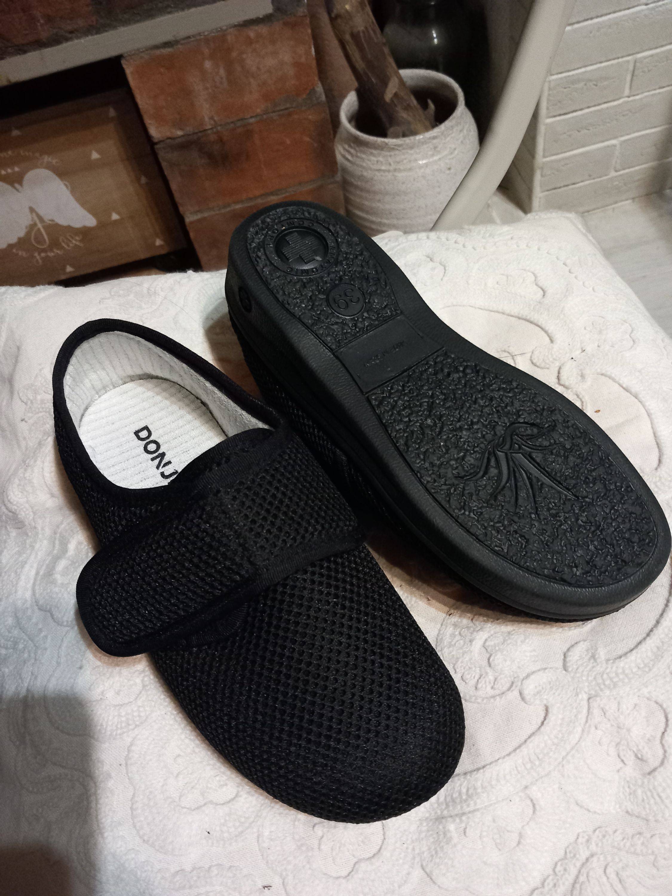 Vends chaussons femme anti-glisse - pointure 39