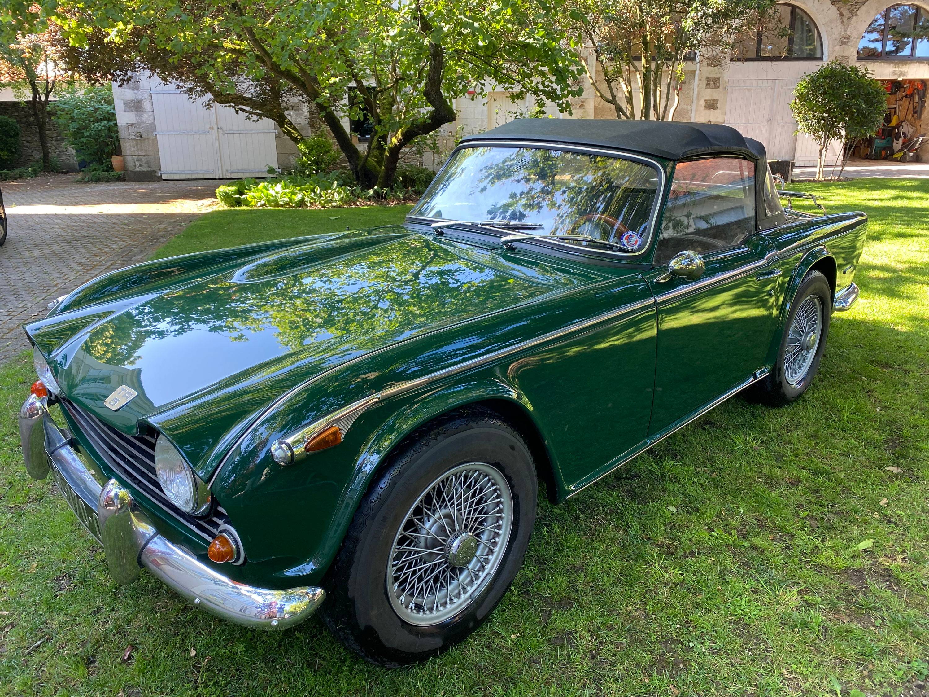Vends Triumph TR5 PI de 1968 British Green