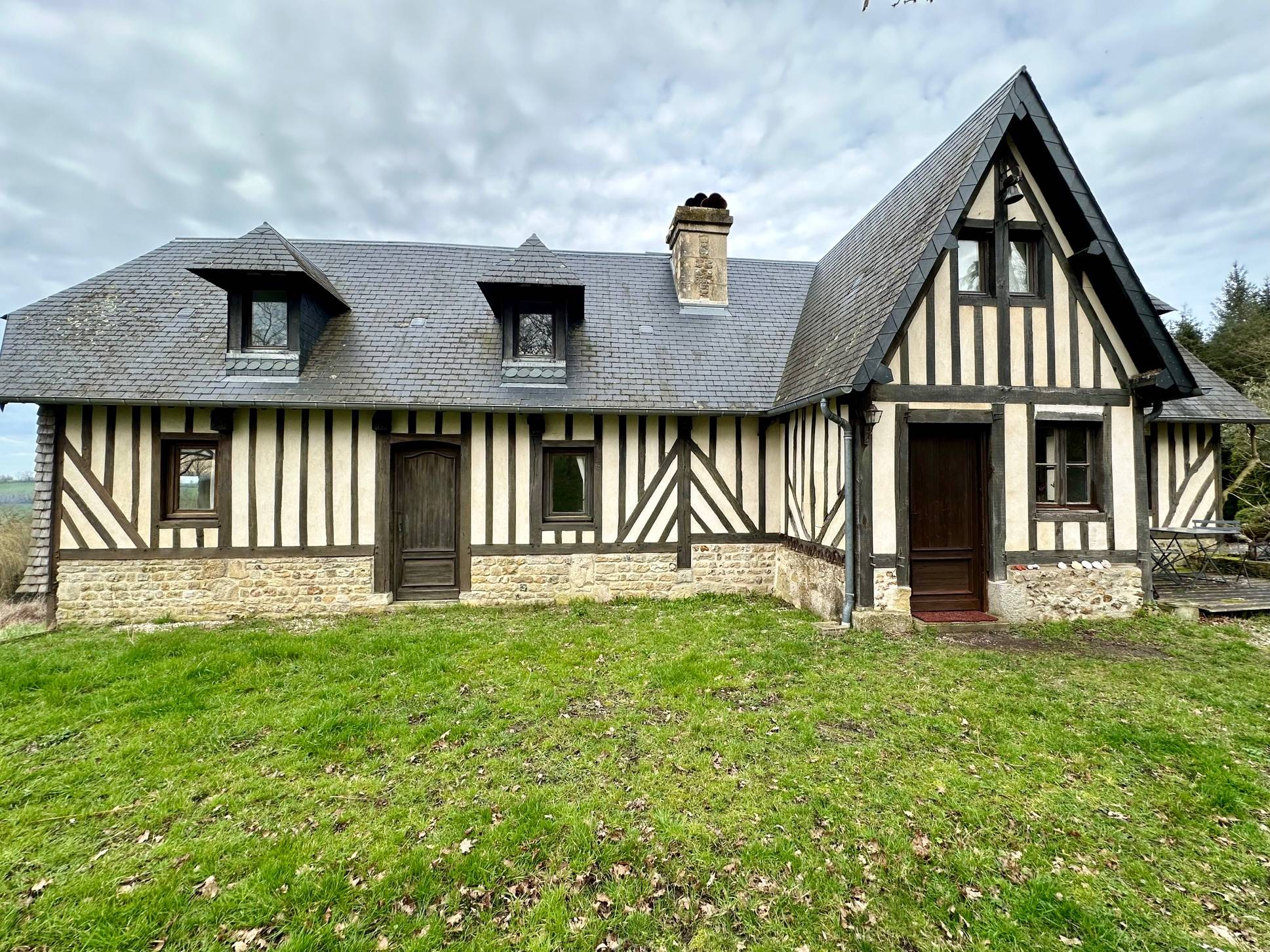 Vends Grande maison de famille et ses dépendances sur 13 hectares de nature - 350m², Bonneville-la-Louvet (14)