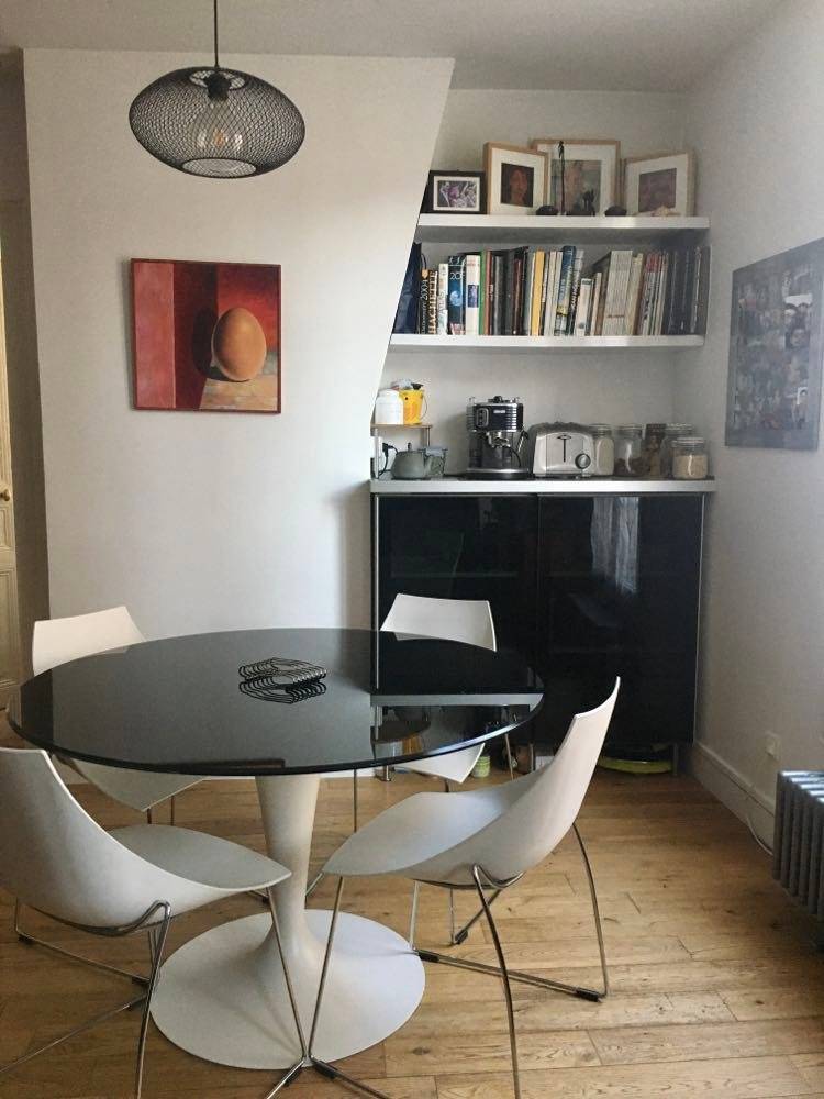 Vends table ronde design en verre 120 cm pied flûte Sovet