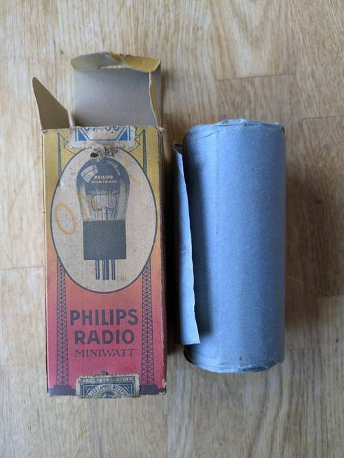 Vends Philips radio miniwatt