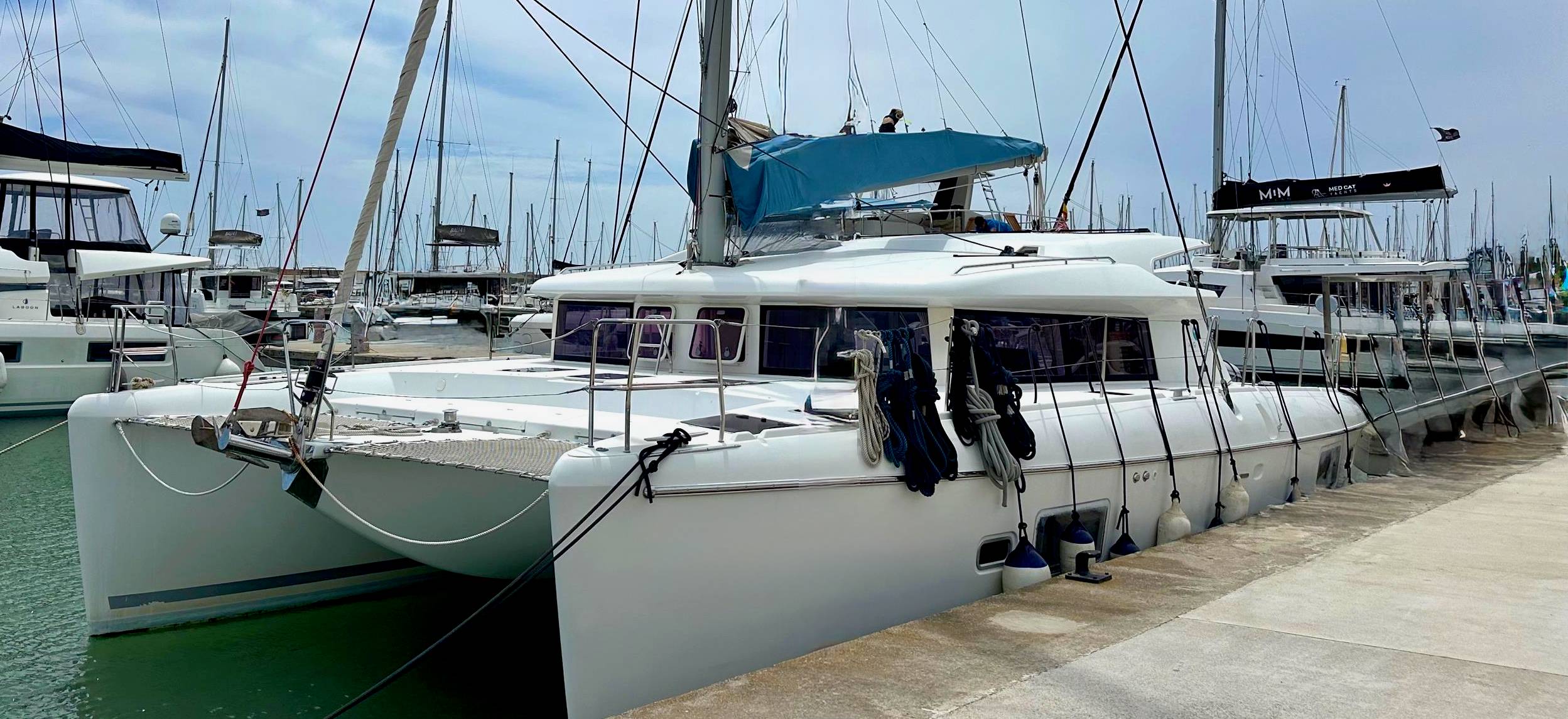 LAGOON 421 – Version propriétaire 3 cabines Pavillon espagnol – Prix HT– Visible à Barcelone