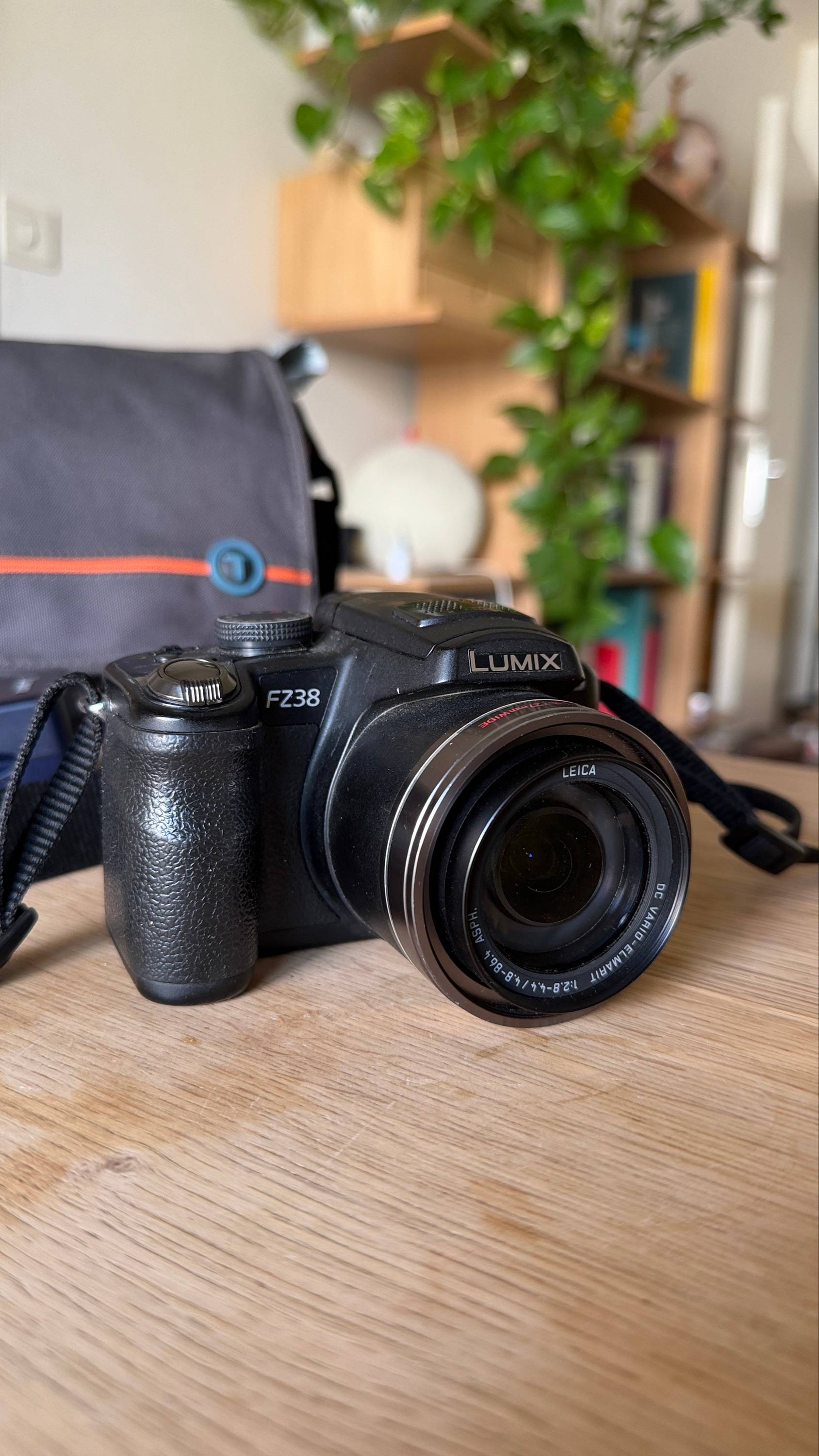 Vends Panasonic Lumix DMC-FZ38 – objectif Leica – excellent état – testé – prêt à photographier