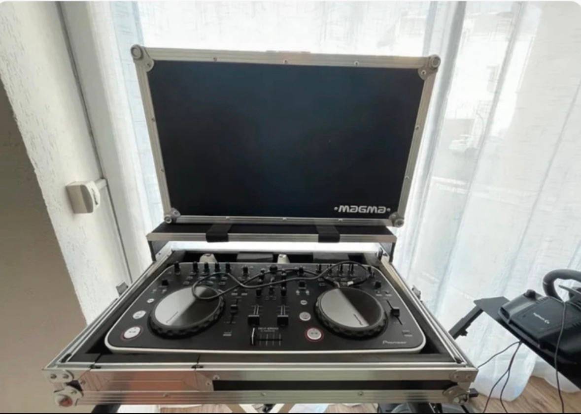 Vends Pioneer DDJ Ergo + caisse de transport