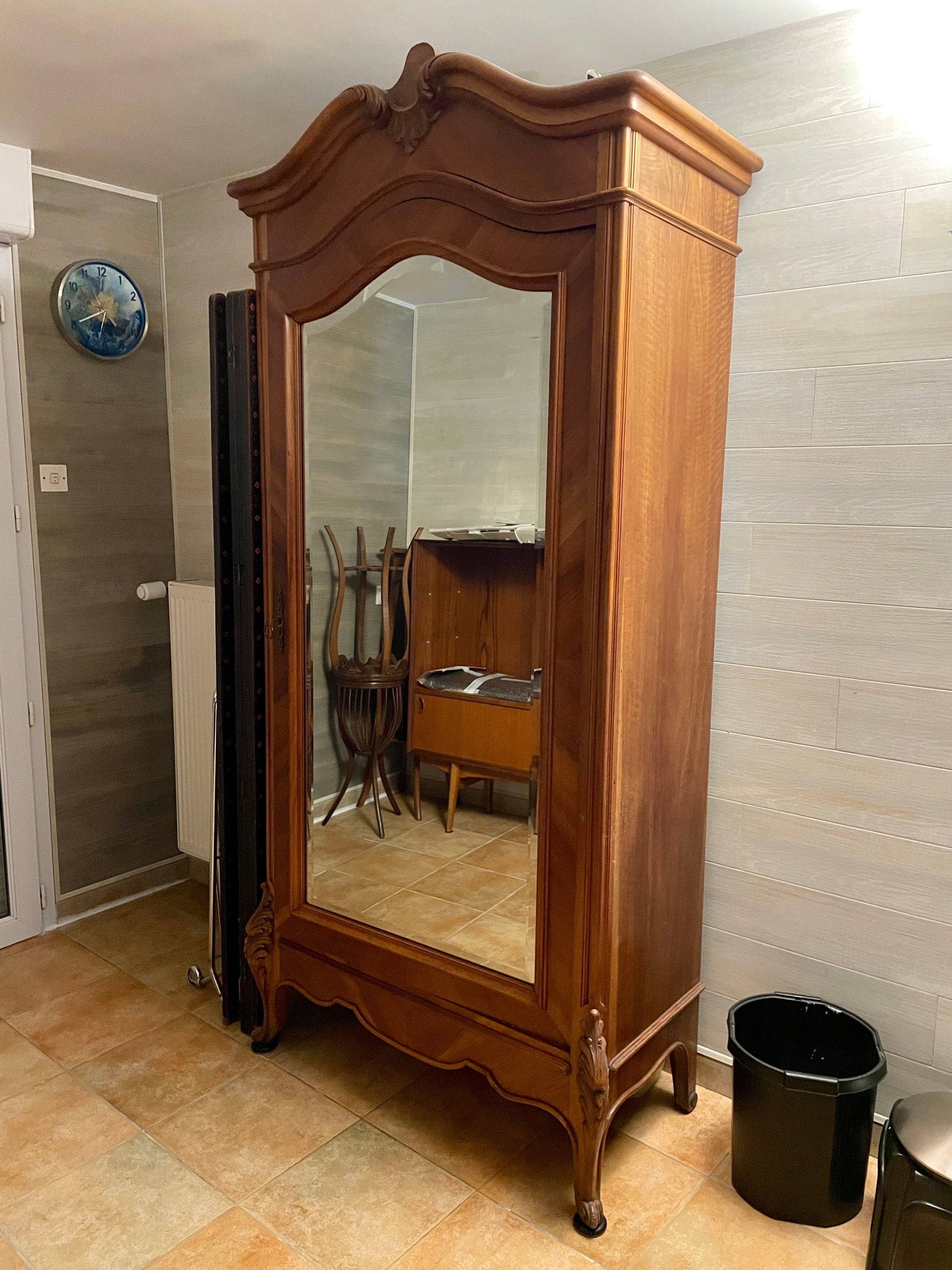 Vends armoire avec miroir