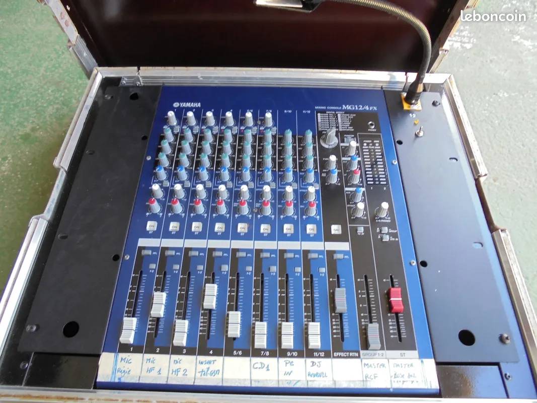 Vends table mixage professionnelle Yamaha
