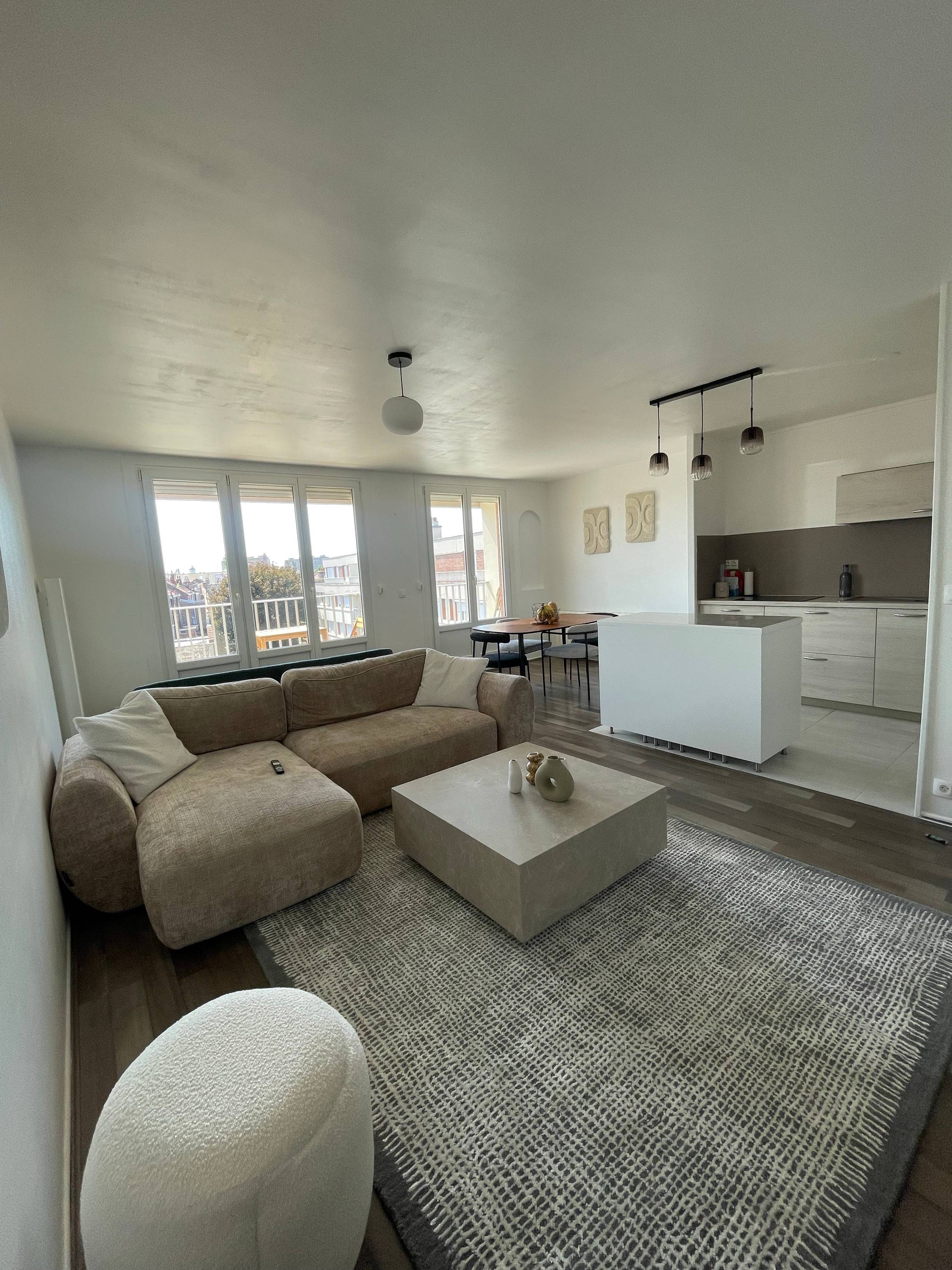 Colocation disponible - Appartement meublé 67m² avec balcon et garage