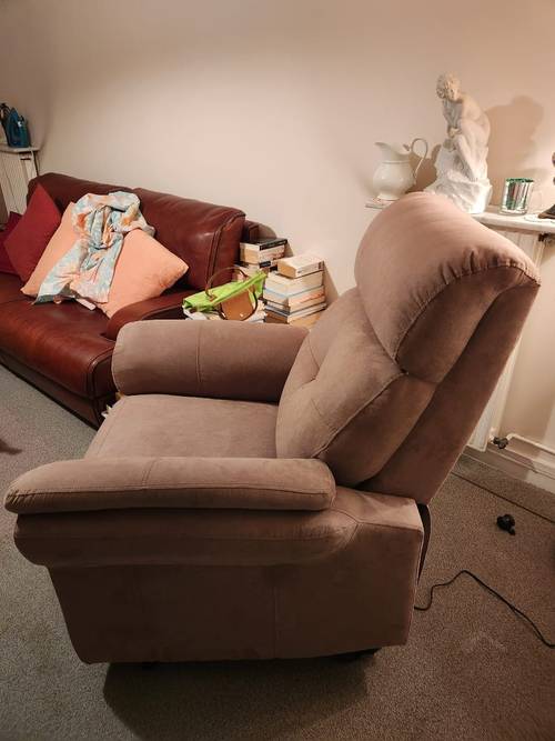 Vends fauteuil releveur type Diamant 2 moteurs etat neuf