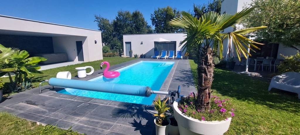 Loue chambre d’hôtes en Auvergne proche Issoire avec piscine partagée - 2 couchages