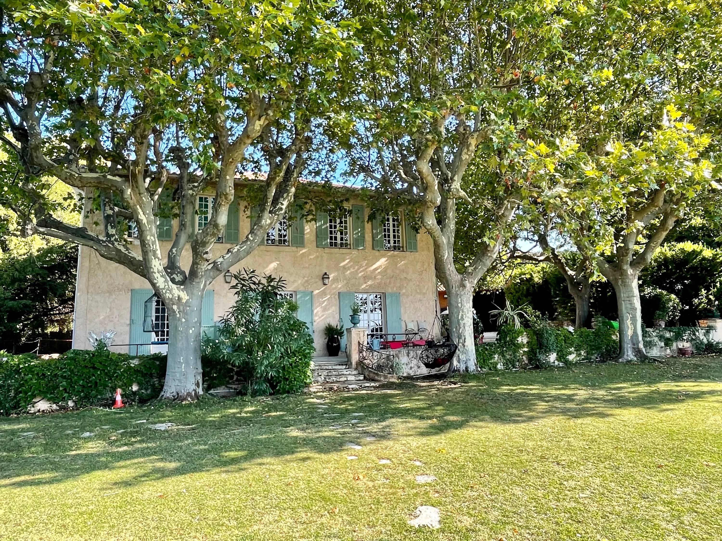 Loue maison 7 chambres, 14 couchages, piscine, tennis, boulodrome - Aix-en-Provence (13)