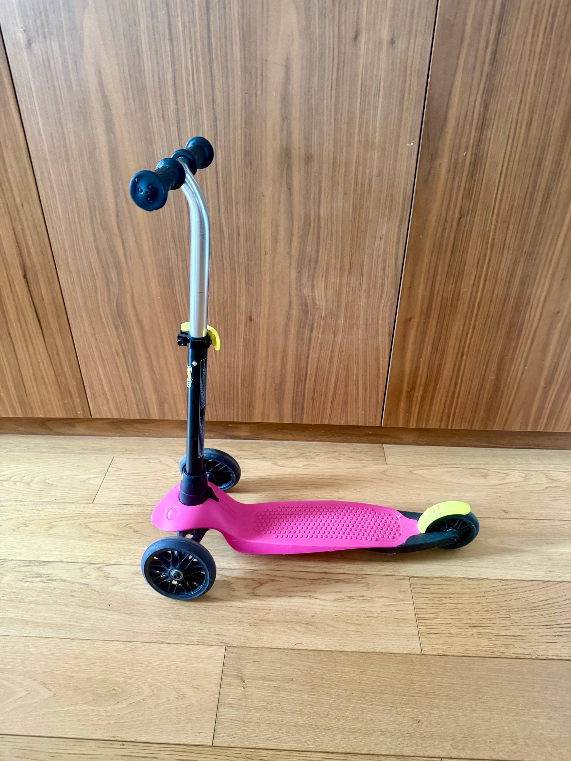 Vends trottinette Globber enfant 3 roues rose, guidon réglable