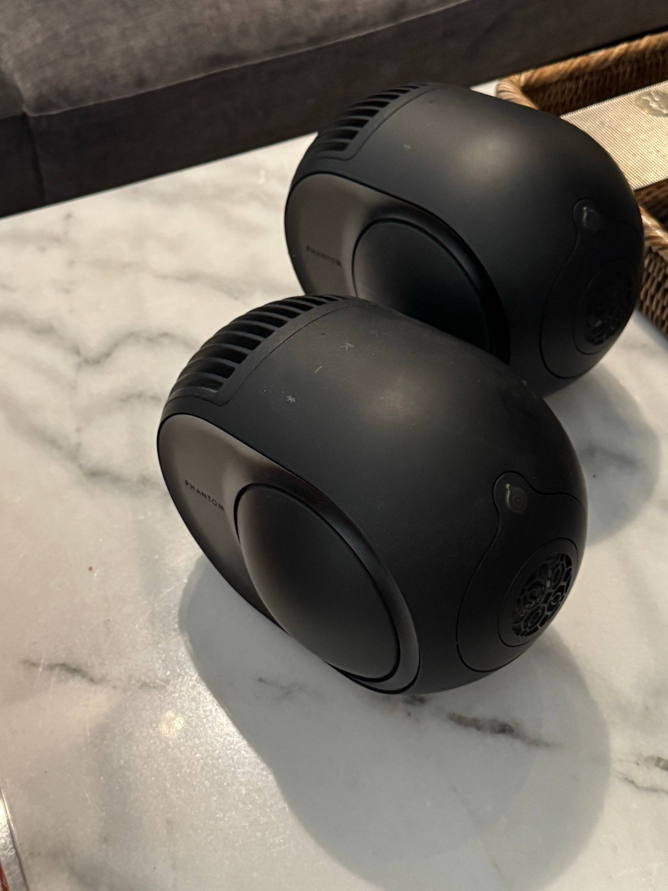 Vends paire d’enceintes Devialet Phantom II + télécommande + boîtier Arch